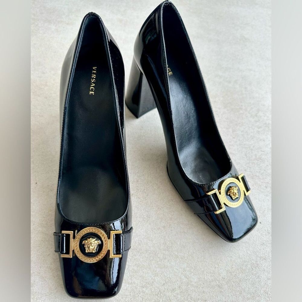 Versace Medusa Black Patent Leather Pumps Block Heels Size 37 NWT - Picture 3 of 9